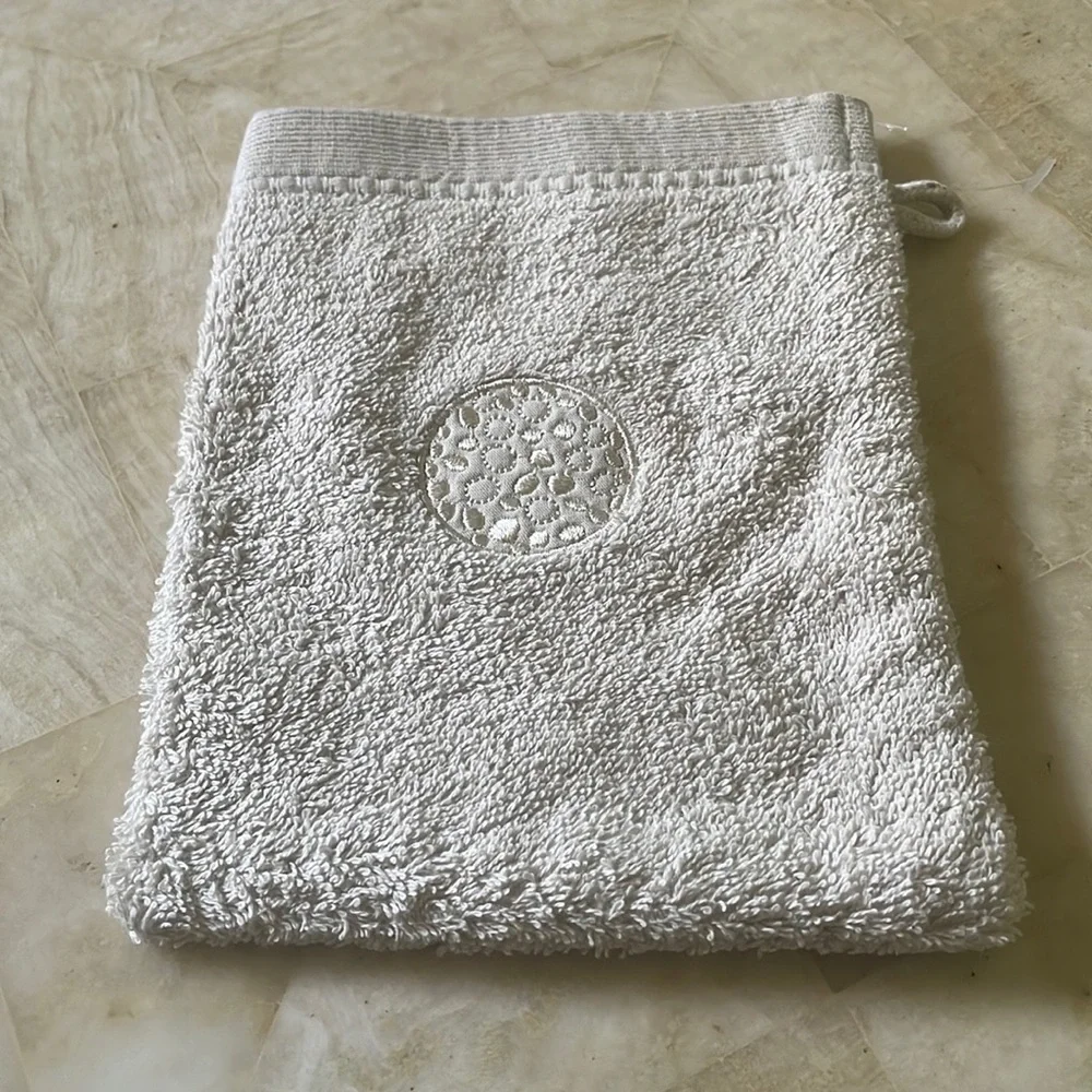 CARRE BLANC PARIS WASH CLOTH